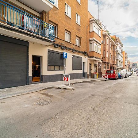 Edsam Madrid Apartments Black Exterior photo